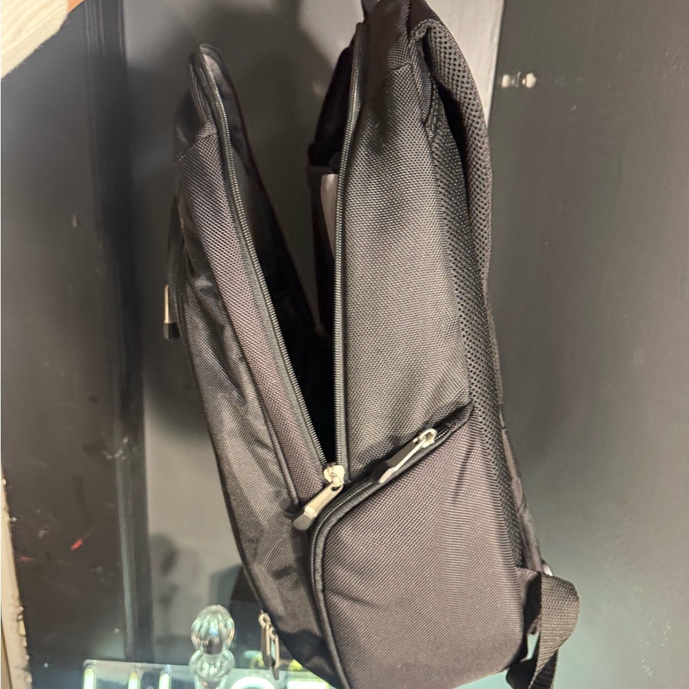 Dell Black Backpack - Picture 5 of 6